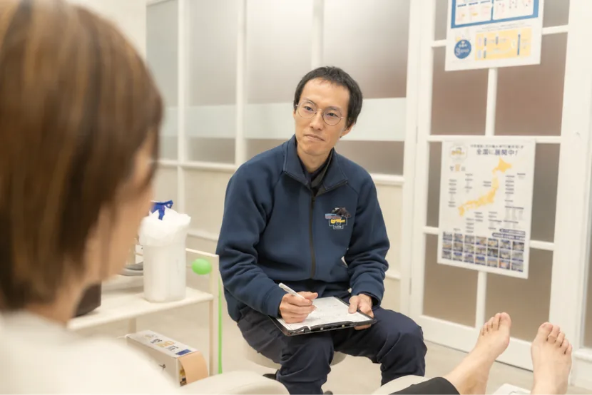 カウンセリングでお悩みを伺う様子